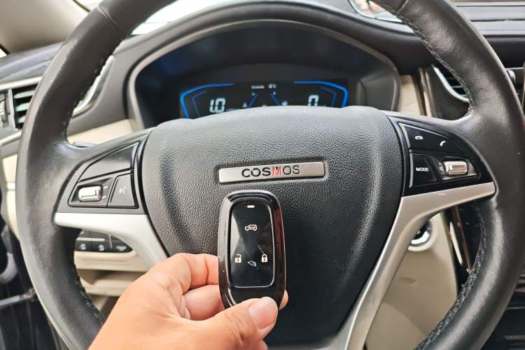 Used CHANGAN OSHAN Cosmos 2019 1.5T Manual Flagship Version China V Standard Interior 1