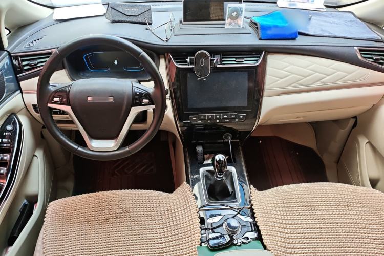 Used CHANGAN OSHAN Cosmos 2019 1.5T Manual Flagship Version China V Standard Interior 2