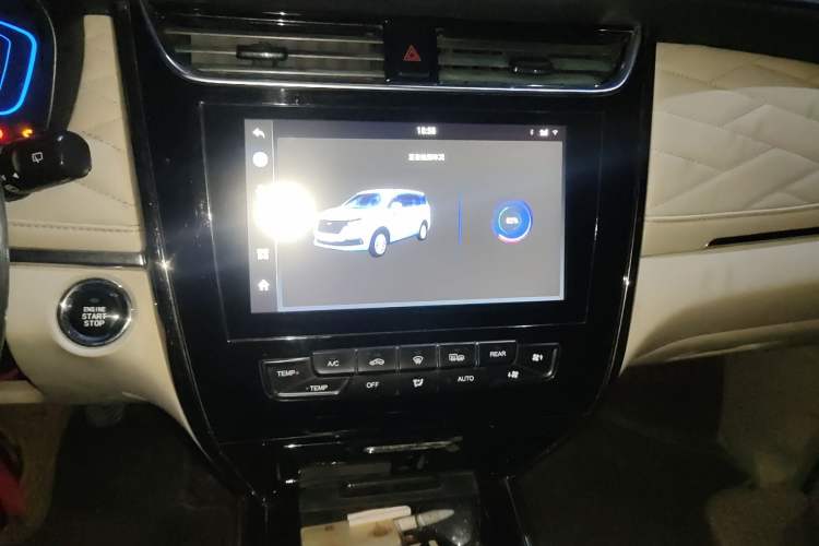 Used CHANGAN OSHAN Cosmos 2019 1.5T Manual Smart Version China V Standard Audio And AC Panel