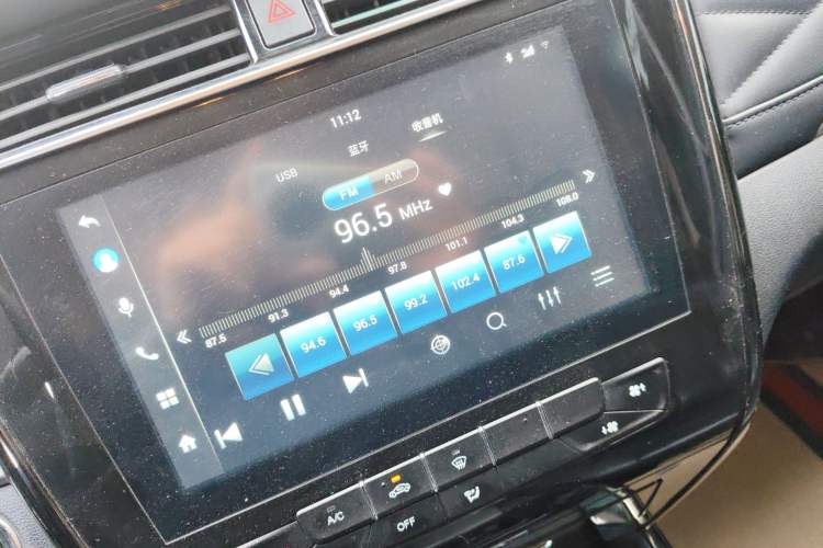 Used CHANGAN OSHAN Cosmos 2019 1.5T Automatic Elite Version China VI Standard Audio And AC Panel