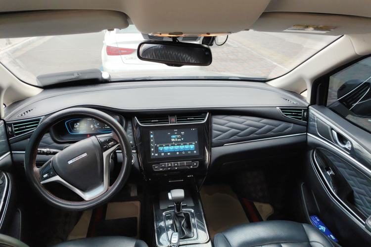 Used CHANGAN OSHAN Cosmos 2019 1.5T Automatic Elite Version China VI Standard Center Console
