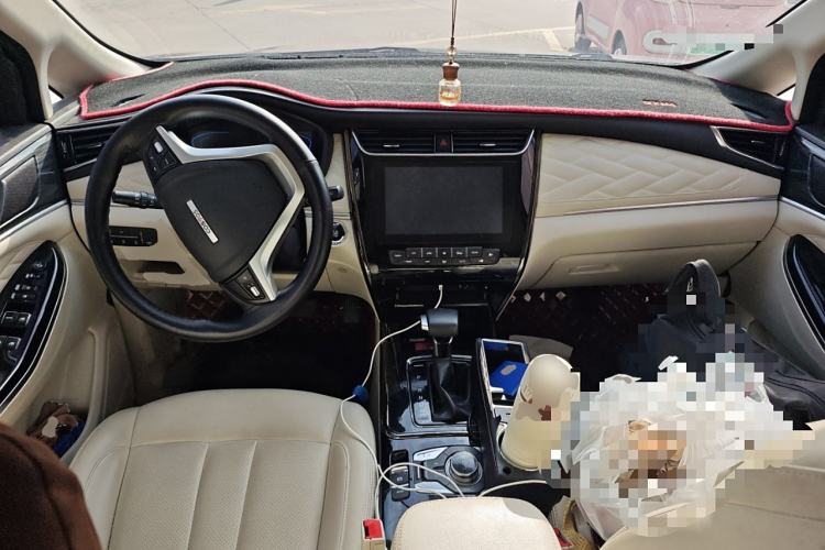 Used CHANGAN OSHAN Cosmos 2019 1.5T Automatic Flagship Version China VI Standard Center Console