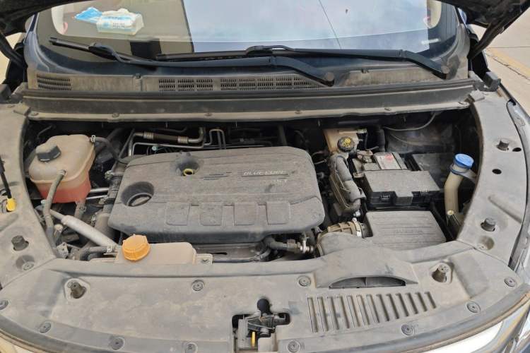Used CHANGAN OSHAN Cosmos 2019 1.5T Automatic Smart Version China VI Standard Engine Bay