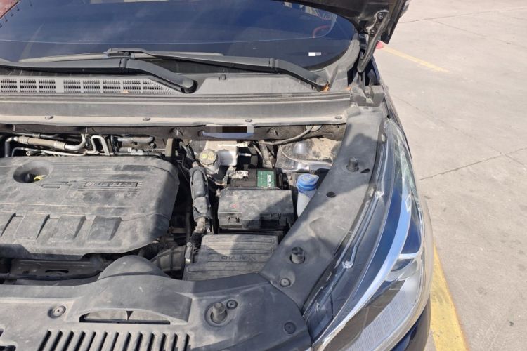 Used CHANGAN OSHAN Cosmos 2019 1.5T Automatic Flagship Version China VI Standard Engine Bay Left