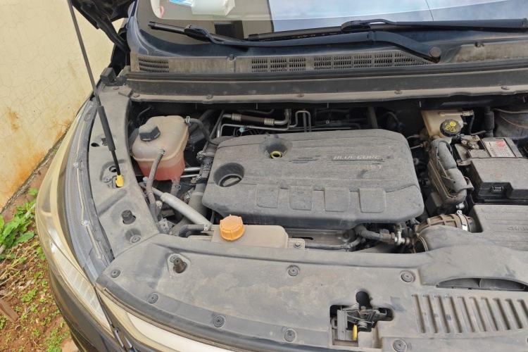 Used CHANGAN OSHAN Cosmos 2019 1.5T Automatic Smart Version China VI Standard Engine Bay Right