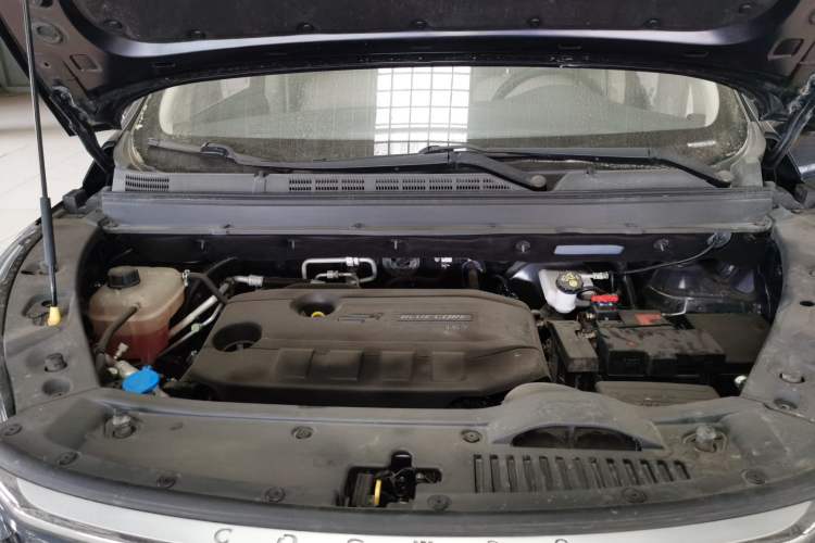 Used CHANGAN OSHAN Cosmos 2019 1.5T Manual Flagship Version China V Standard Engine Bay