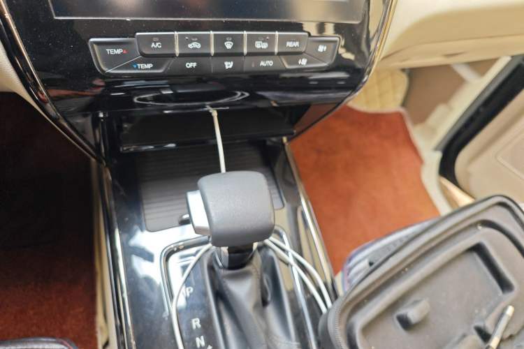 Used CHANGAN OSHAN Cosmos 2019 1.5T Automatic Smart Version China VI Standard Gear Lever