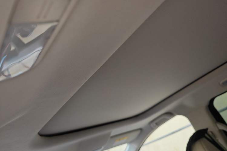 Used CHANGAN OSHAN Cosmos 2019 1.5T Automatic Smart Version China VI Standard Headliner