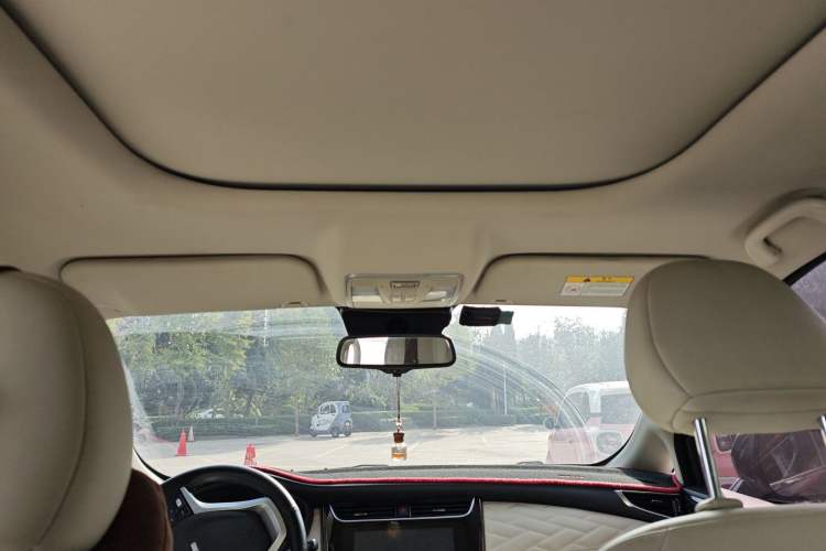 Used CHANGAN OSHAN Cosmos 2019 1.5T Automatic Flagship Version China VI Standard Headliner