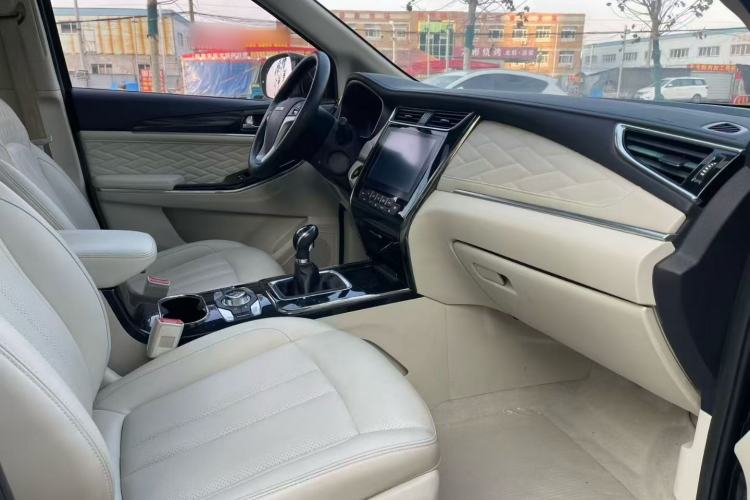 Used CHANGAN OSHAN Cosmos 2019 1.5T Manual Flagship Version China V Standard Interior 3