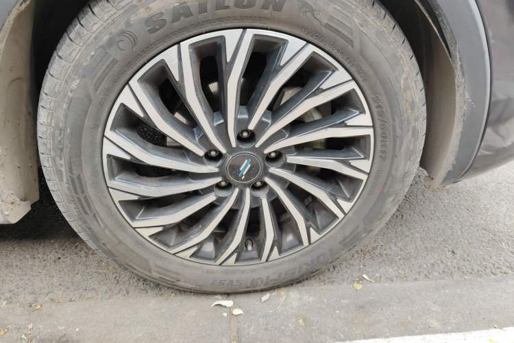 Used CHANGAN OSHAN Cosmos 2019 1.5T Automatic Elite Version China VI Standard Right Front Wheel Hub