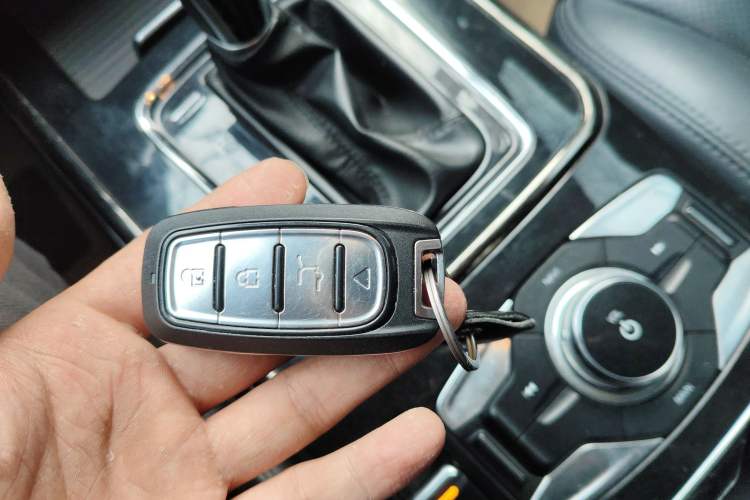 Used CHANGAN OSHAN Cosmos 2019 1.5T Automatic Elite Version China VI Standard Vehicle Key