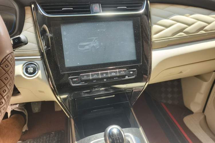 Used CHANGAN OSHAN Cosmos 2019 1.5T Manual Smart Version China V Standard Audio And AC Panel