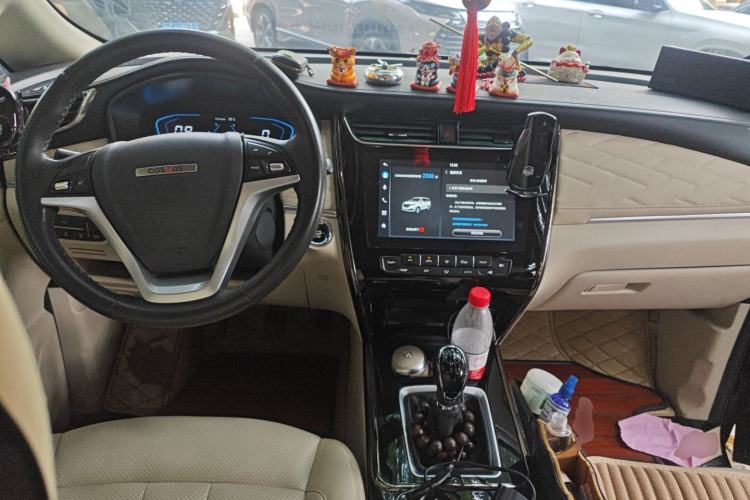 Used CHANGAN OSHAN Cosmos 2019 1.5T Manual Flagship Version China V Standard Center Console