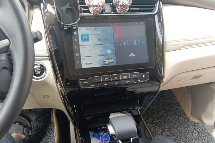 Used CHANGAN OSHAN Cosmos 2019 1.5T Automatic Flagship Version China VI Standard Audio And AC Panel