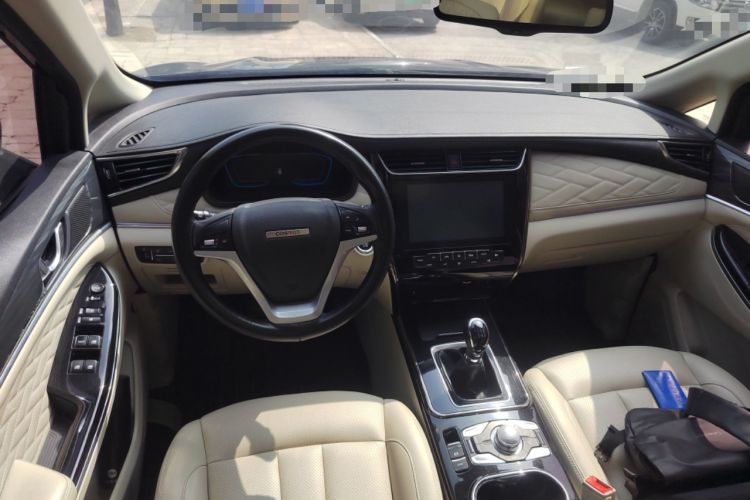 Used CHANGAN OSHAN Cosmos 2019 1.5T Manual Smart Version China V Standard Center Console