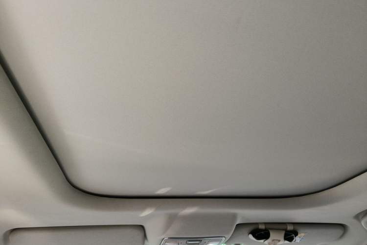 Used CHANGAN OSHAN Cosmos 2019 1.5T Automatic Flagship Version China VI Standard Headliner