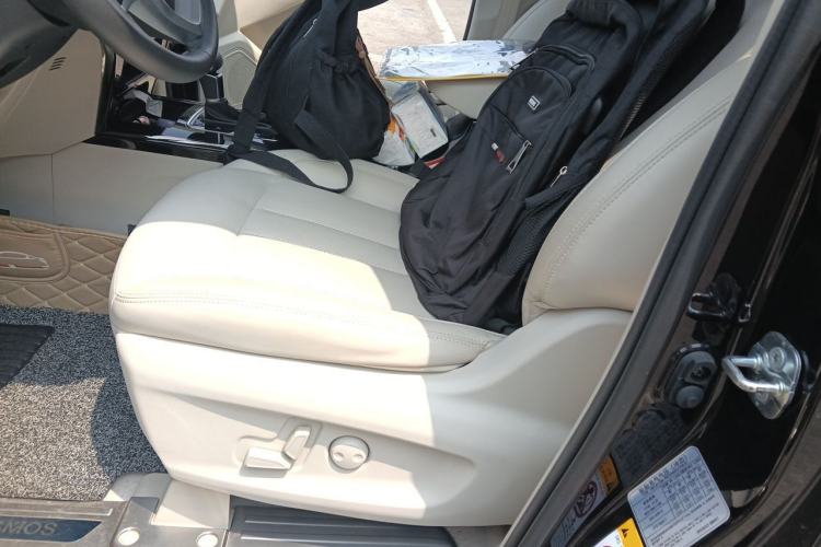 Used CHANGAN OSHAN Cosmos 2019 1.5T Automatic Flagship Version China VI Standard Left Front Seat
