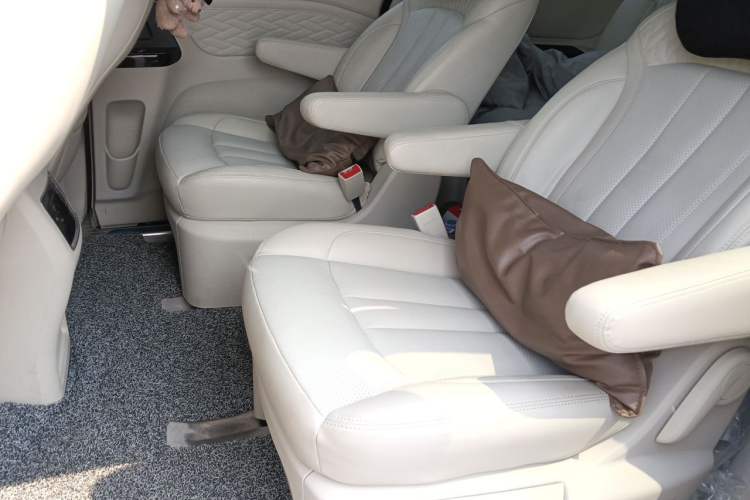 Used CHANGAN OSHAN Cosmos 2019 1.5T Automatic Flagship Version China VI Standard Left Rear Seat