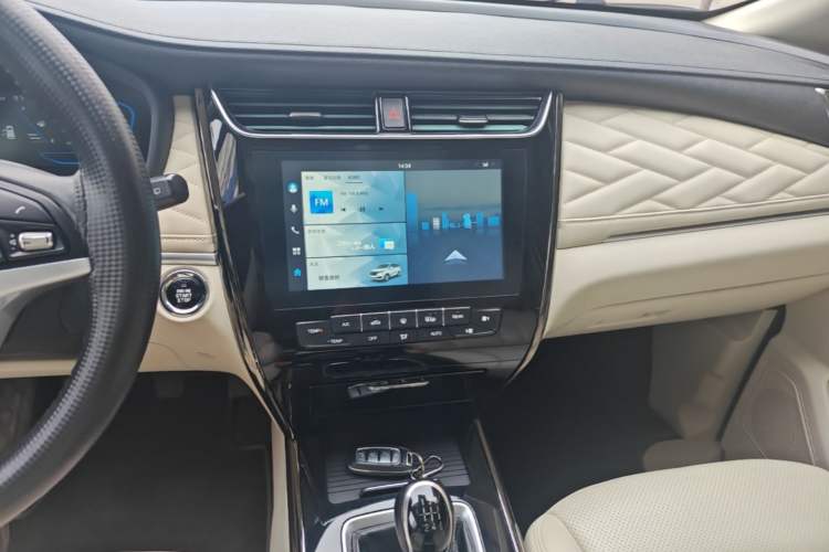 Used CHANGAN OSHAN Cosmos 2019 1.5T Manual Smart Version China V Standard Audio And AC Panel