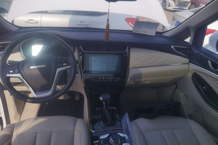 Used CHANGAN OSHAN Cosmos 2019 1.5T Automatic Flagship Version China VI Standard Audio And AC Panel