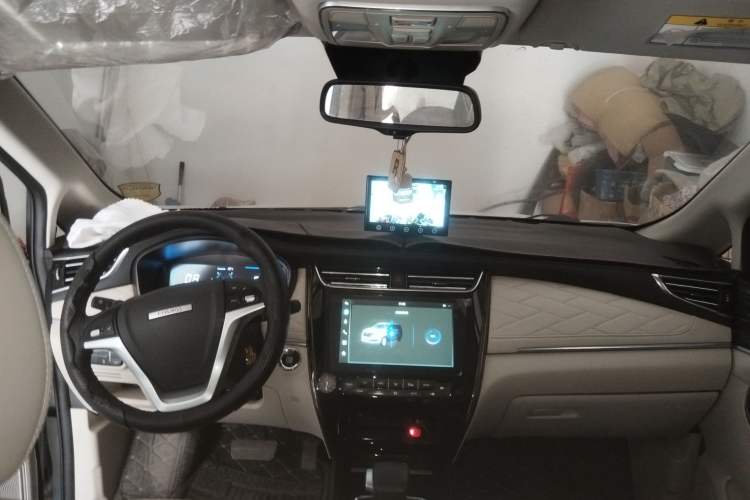 Used CHANGAN OSHAN Cosmos 2019 1.5T Automatic Smart Version China VI Standard Center Console