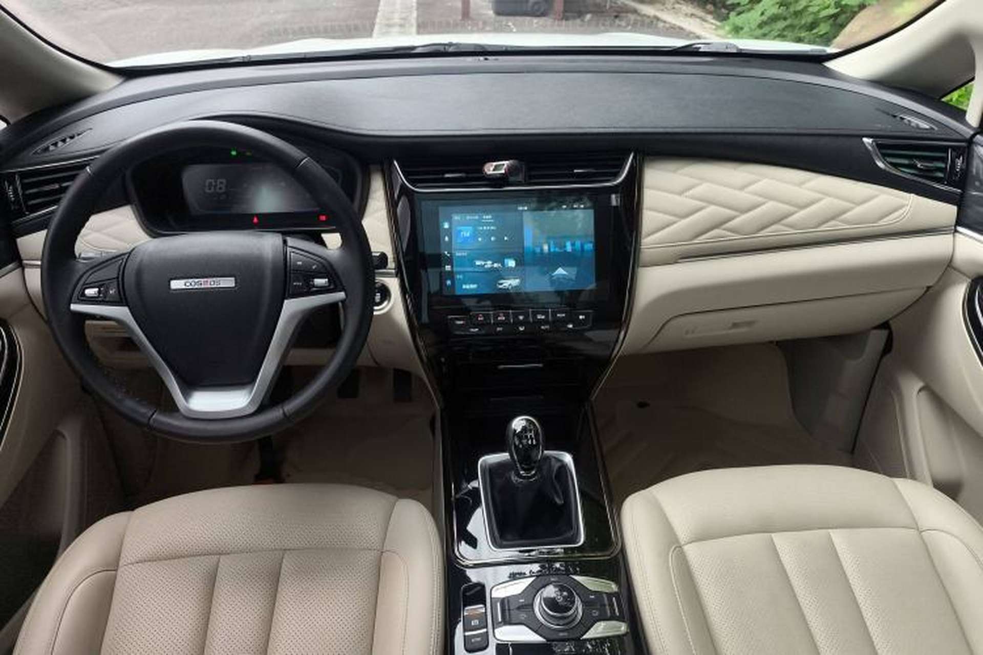 Used CHANGAN OSHAN Cosmos 2019 1.5T Manual Flagship Version China V Standard Center Console
