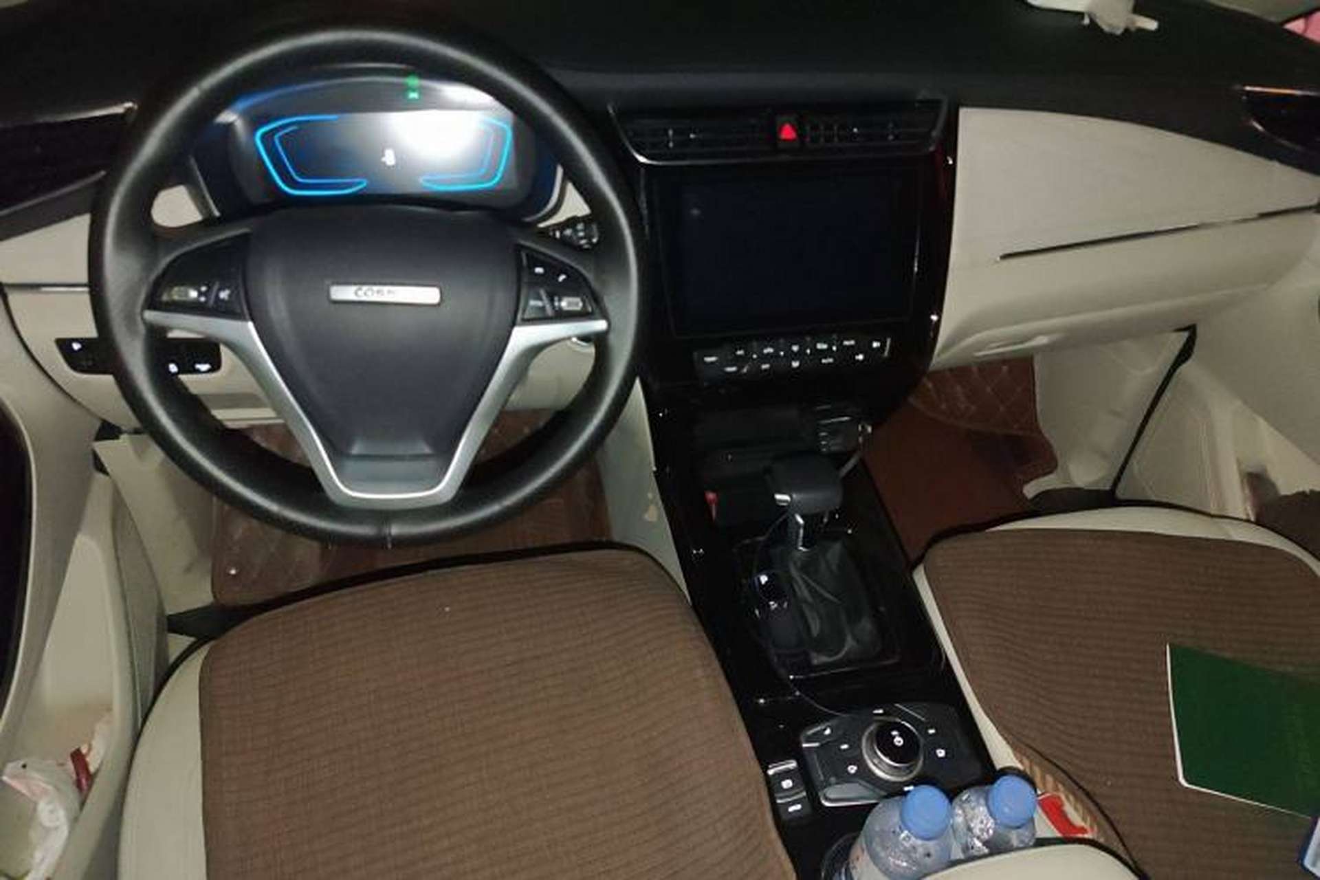 Used CHANGAN OSHAN Cosmos 2019 1.5T Automatic Flagship Version China VI Standard Center Console