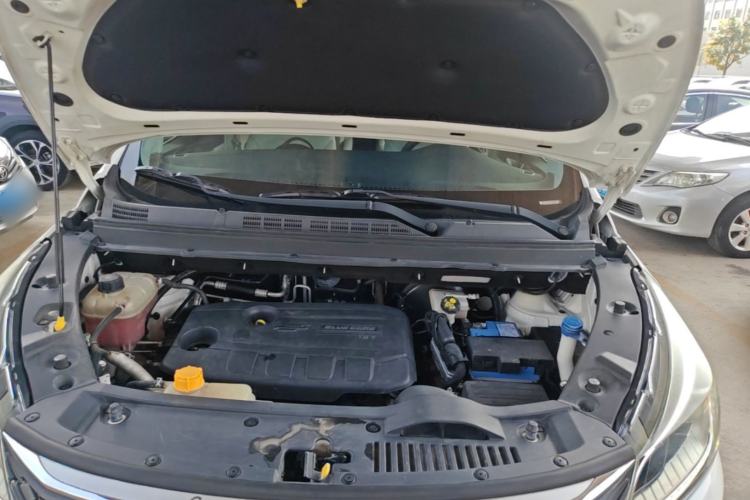 Used CHANGAN OSHAN Cosmos 2019 1.5T Automatic Flagship Version China VI Standard Engine Bay