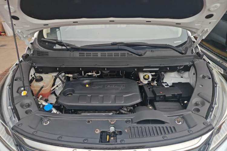 Used CHANGAN OSHAN Cosmos 2019 1.5T Manual Smart Version China V Standard Engine Bay