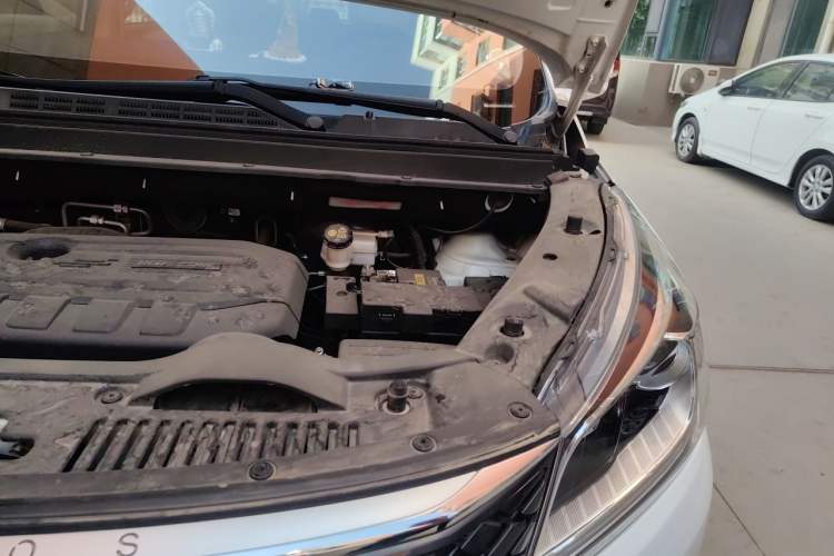 Used CHANGAN OSHAN Cosmos 2019 1.5T Manual Smart Version China V Standard Engine Bay Left