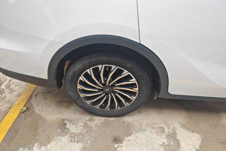 Used CHANGAN OSHAN Cosmos 2019 1.5T Manual Smart Version China V Standard Exterior 2