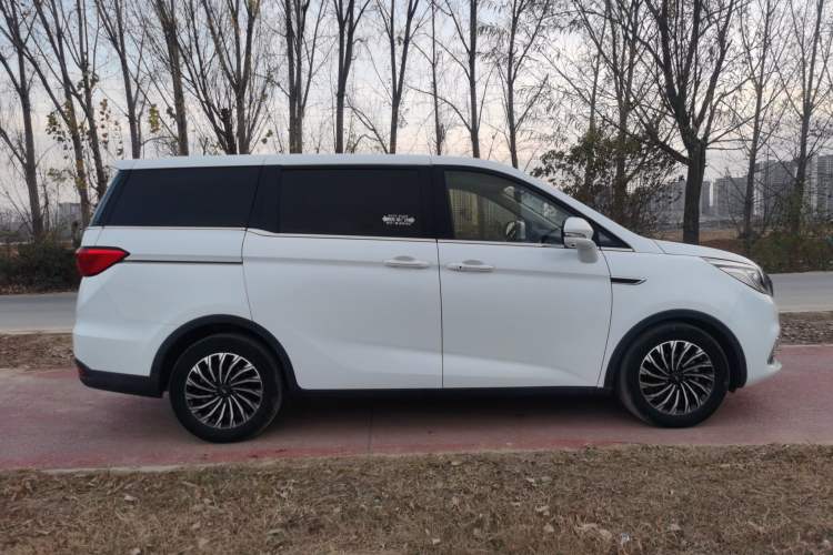 Used CHANGAN OSHAN Cosmos 2019 1.5T Automatic Flagship Version China VI Standard Exterior 2
