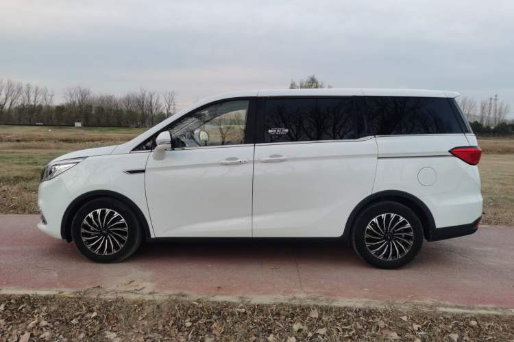 Used CHANGAN OSHAN Cosmos 2019 1.5T Automatic Flagship Version China VI Standard Exterior 5