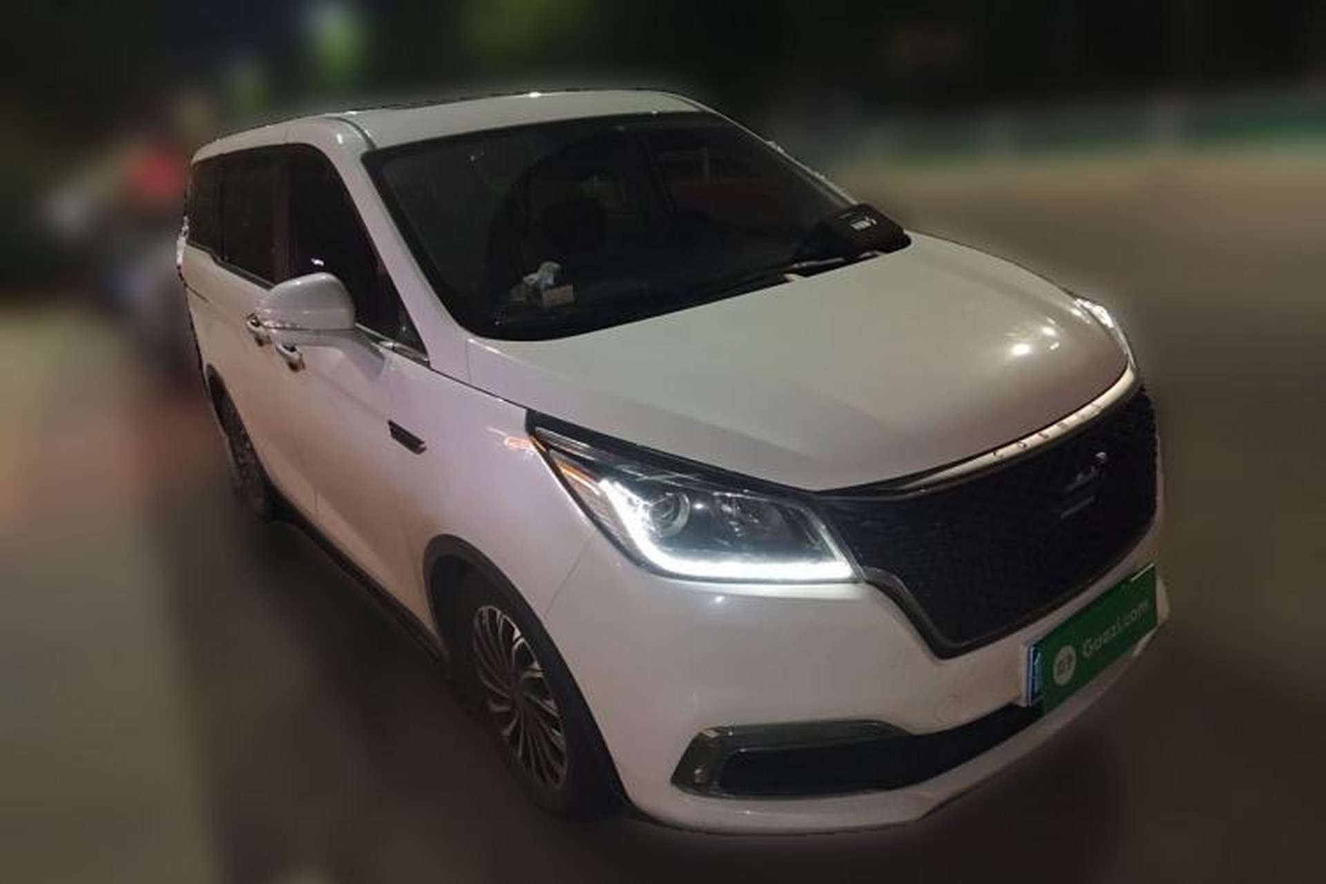 Used CHANGAN OSHAN Cosmos 2019 1.5T Automatic Flagship Version China VI Standard Front Right 45 Deg