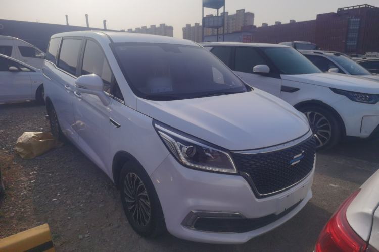 Used CHANGAN OSHAN Cosmos 2019 1.5T Automatic Flagship Version China VI Standard Front Right 45 Deg