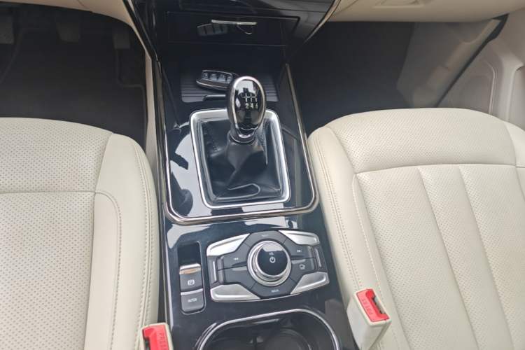 Used CHANGAN OSHAN Cosmos 2019 1.5T Manual Smart Version China V Standard Gear Lever