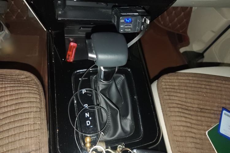 Used CHANGAN OSHAN Cosmos 2019 1.5T Automatic Flagship Version China VI Standard Gear Lever