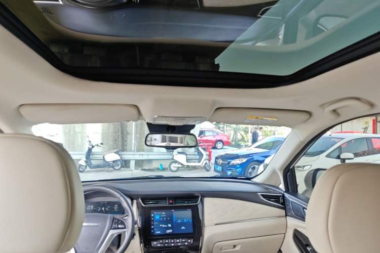 Used CHANGAN OSHAN Cosmos 2019 1.5T Automatic Flagship Version China VI Standard Headliner