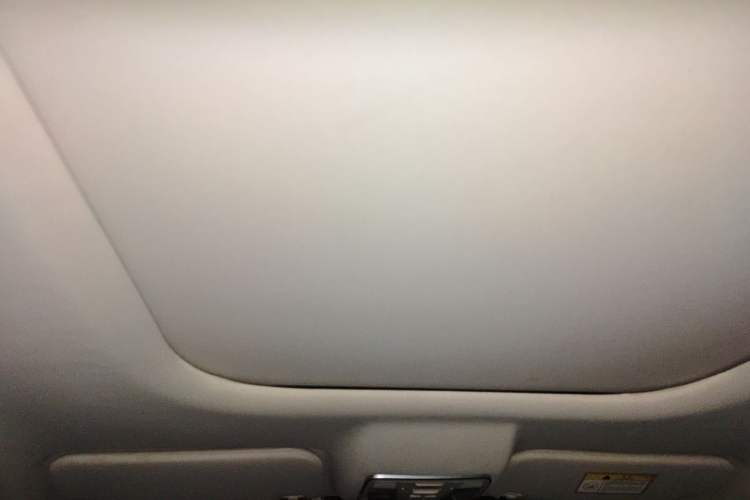 Used CHANGAN OSHAN Cosmos 2019 1.5T Automatic Flagship Version China VI Standard Headliner