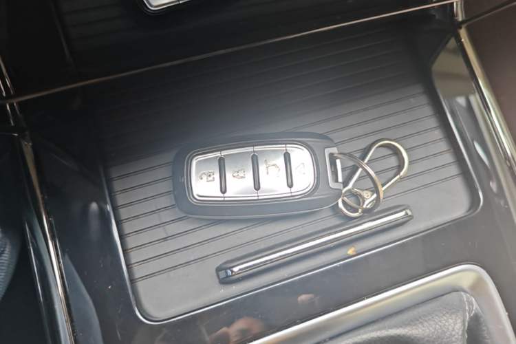Used CHANGAN OSHAN Cosmos 2019 1.5T Manual Smart Version China V Standard Interior 1