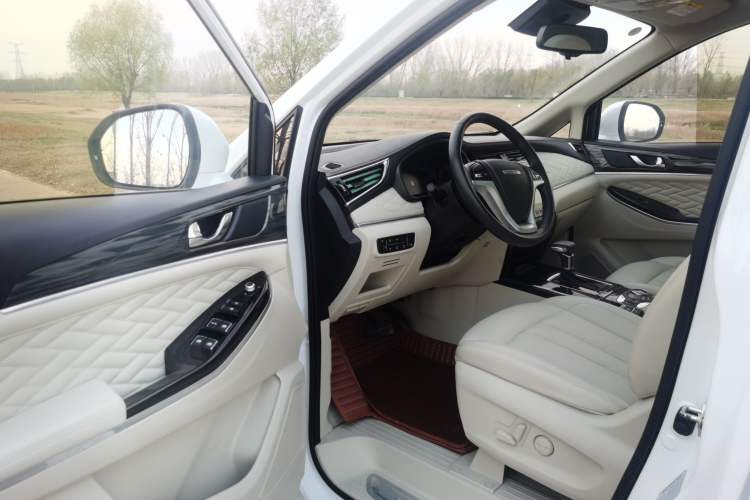 Used CHANGAN OSHAN Cosmos 2019 1.5T Automatic Flagship Version China VI Standard Interior 2