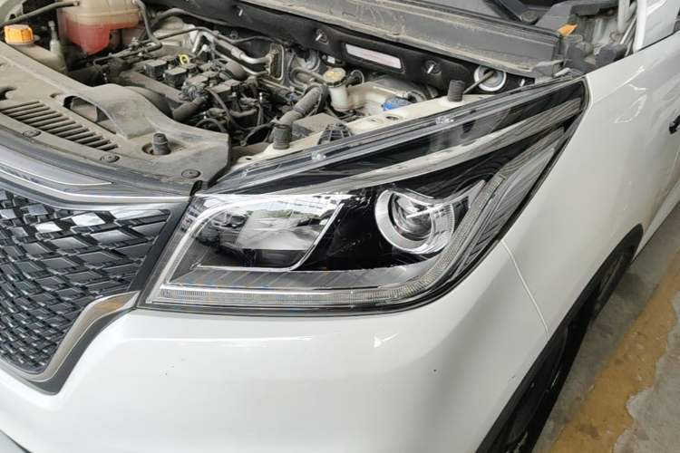 Used CHANGAN OSHAN Cosmos 2019 1.5T Automatic Comfort Edition China VI Standard Left Front Headlight