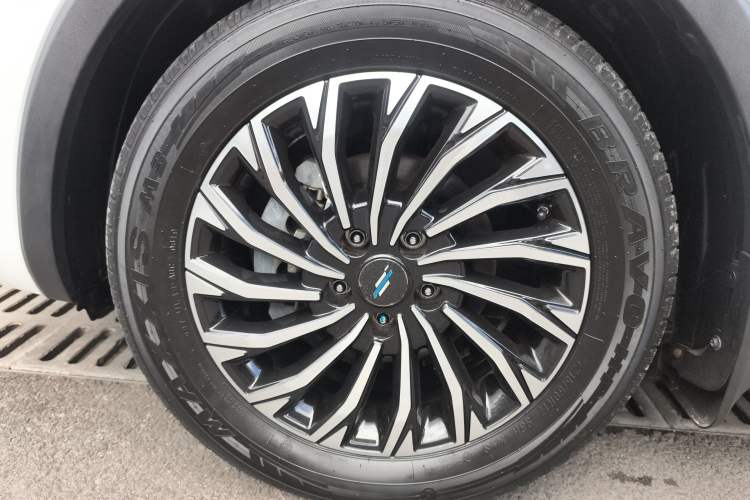 Used CHANGAN OSHAN Cosmos 2019 1.5T Manual Flagship Version China V Standard Left Front Wheel Hub