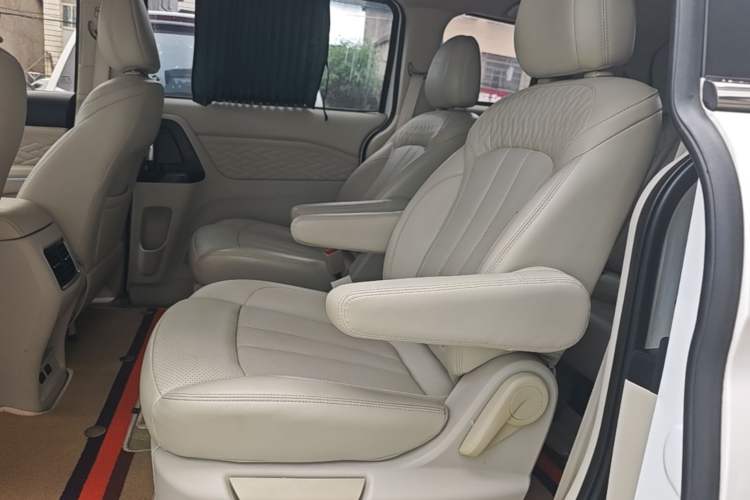 Used CHANGAN OSHAN Cosmos 2019 1.5T Manual Elite Version China V Standard Left Rear Seat