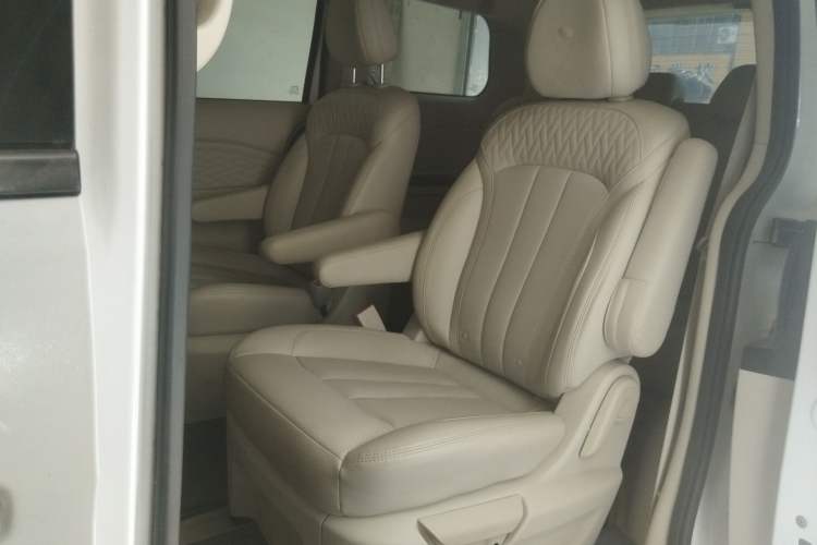 Used CHANGAN OSHAN Cosmos 2019 1.5T Automatic Smart Version China VI Standard Left Rear Seat