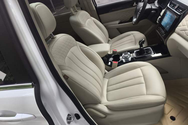 Used CHANGAN OSHAN Cosmos 2019 1.5T Manual Flagship Version China V Standard Right Front Seat