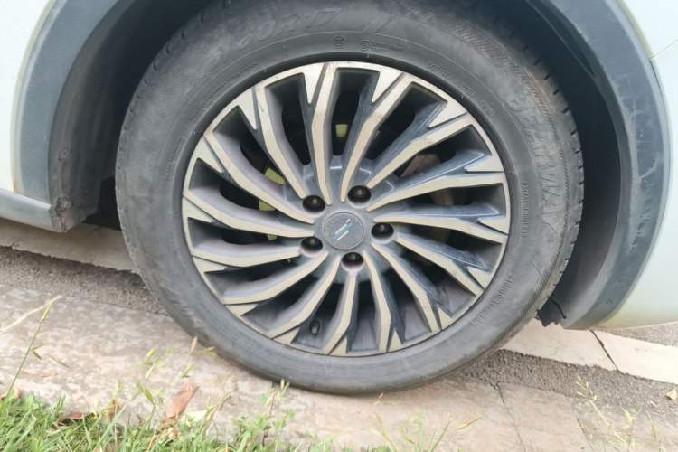 Used CHANGAN OSHAN Cosmos 2019 1.5T Automatic Elite Version China VI Standard Right Front Wheel Hub