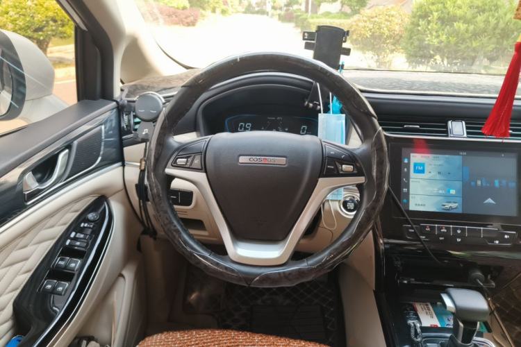 Used CHANGAN OSHAN Cosmos 2019 1.5T Automatic Elite Version China VI Standard Steering Wheel