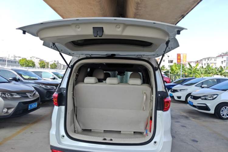 Used CHANGAN OSHAN Cosmos 2019 1.5T Automatic Flagship Version China VI Standard Trunk